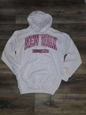 White Hoodie with Pink "New York Brooklyn" Graphic Womems Small Printed